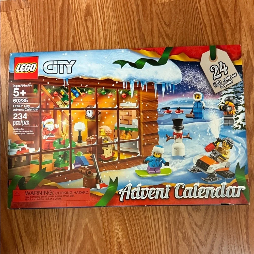 Lego city advent calendar number 60235 234 pieces NWT IN BOX